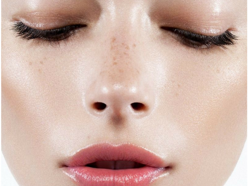 Ecco perché è ora di iniziare la "pulizia in tre fasi" del tuo viso