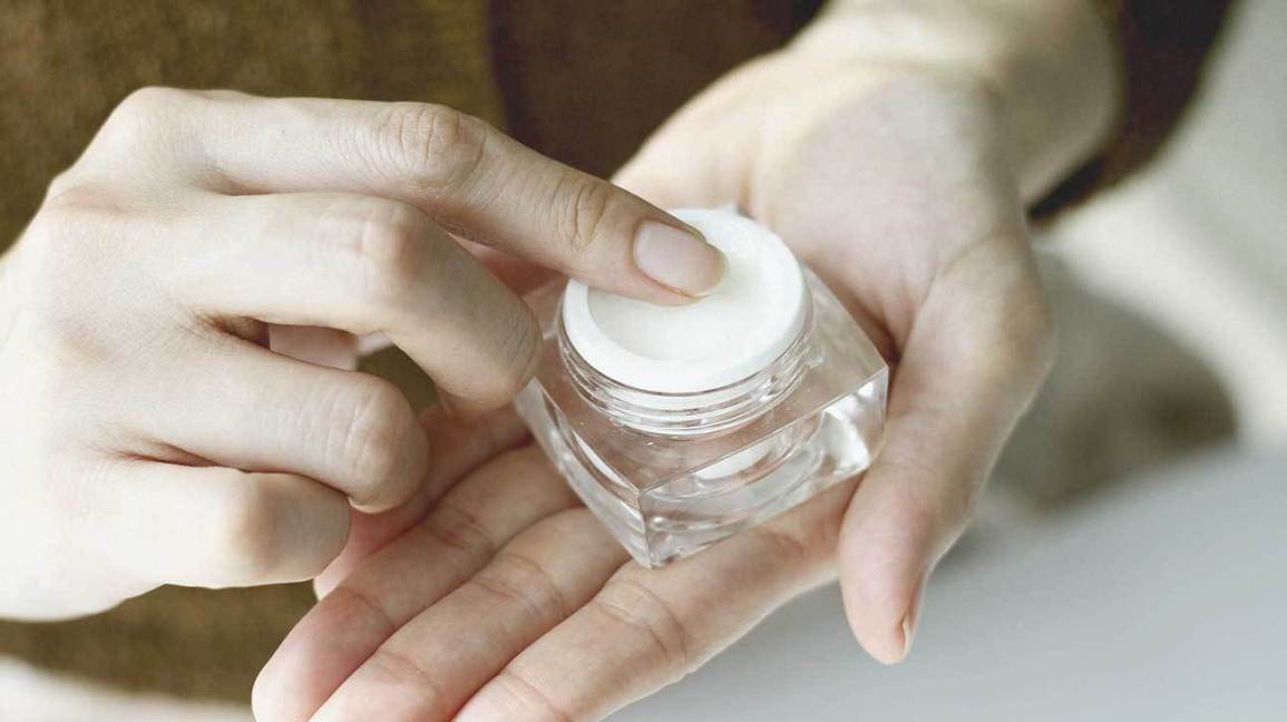 Pochi ma buoni: perché usare troppi prodotti significare danneggiare la pelle